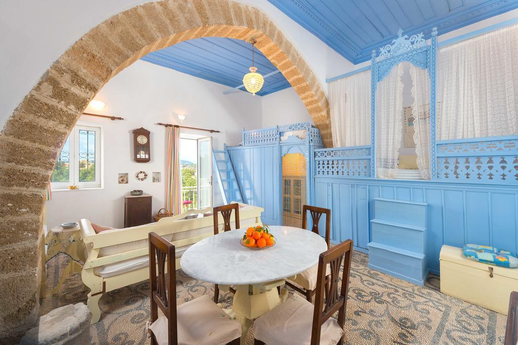 Апартаменты Angela'S House Коскину Экстерьер фото